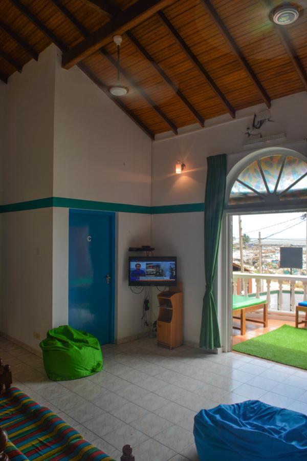 Explore Hostels Negombo Kochchikade Exterior photo