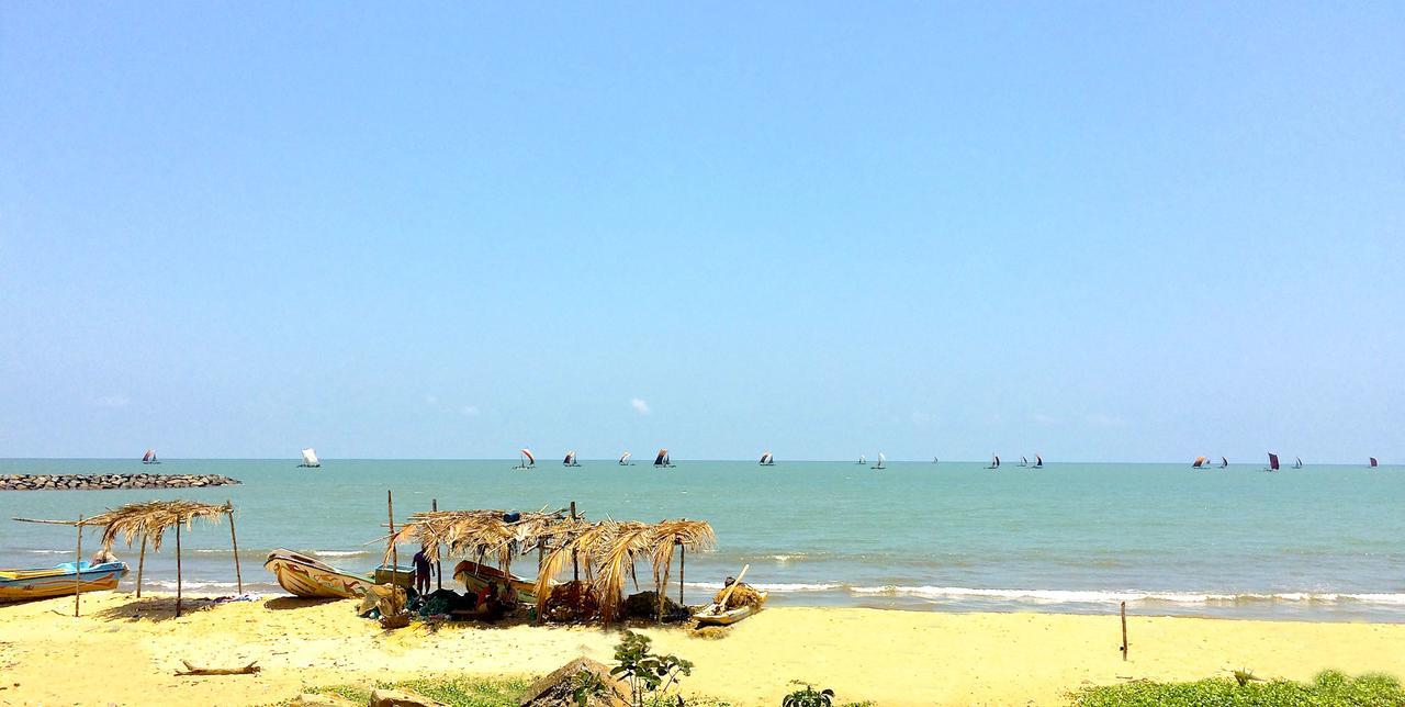 Explore Hostels Negombo Kochchikade Exterior photo