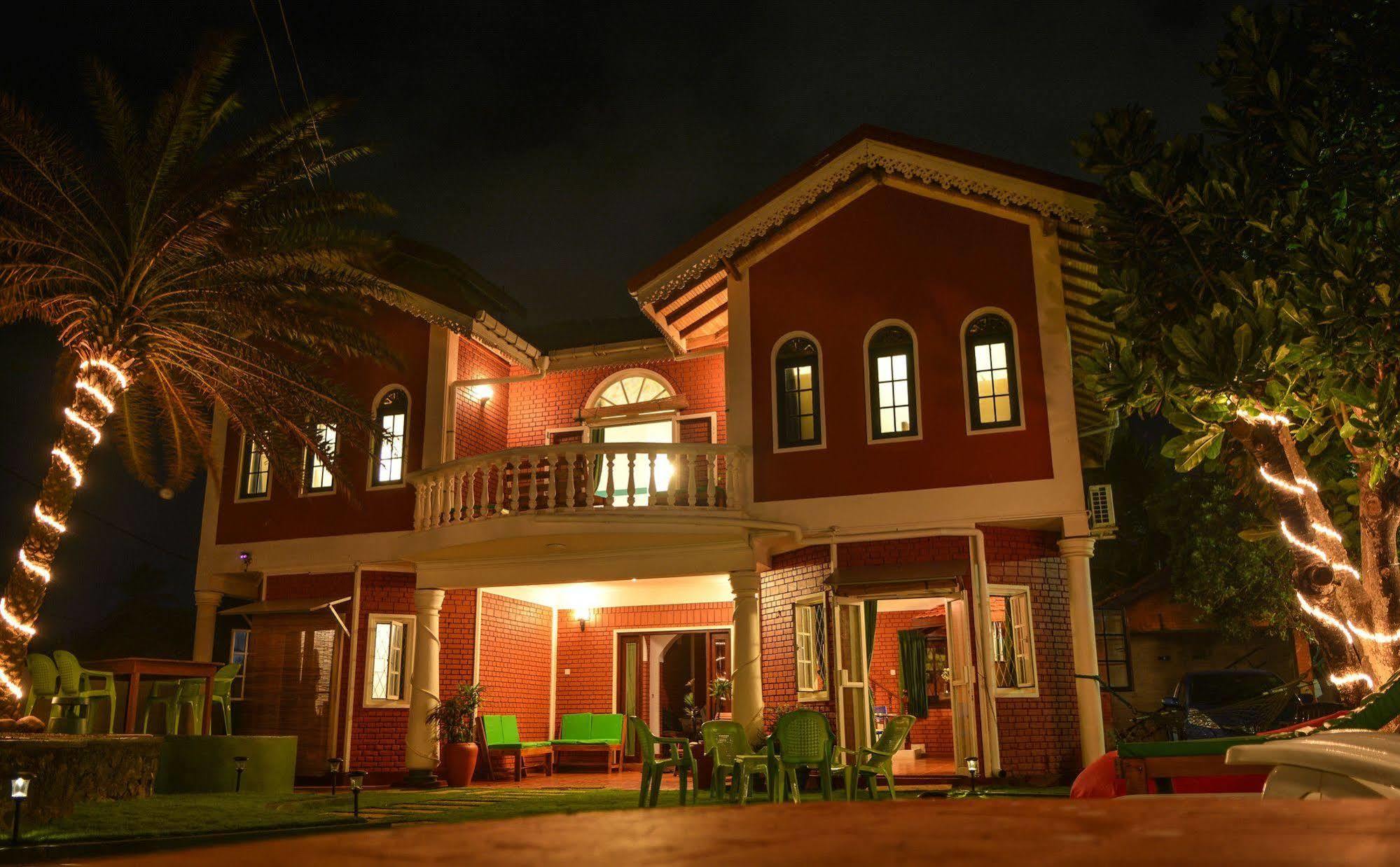 Explore Hostels Negombo Kochchikade Exterior photo