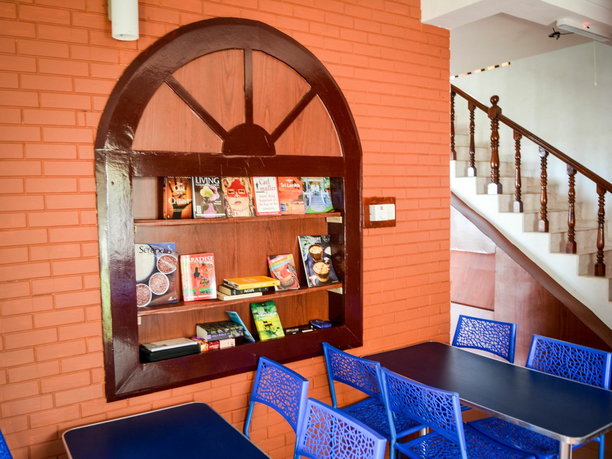 Explore Hostels Negombo Kochchikade Exterior photo